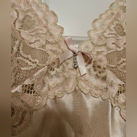 La Vie en Rose nightgown Size M - Picture 3 of 9